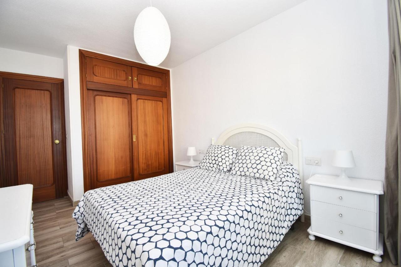 פואנגירולה Apartamento Vistas Al Mar Y Piscina מראה חיצוני תמונה